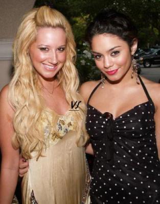 9119-ashley-and-vanessa.jpg